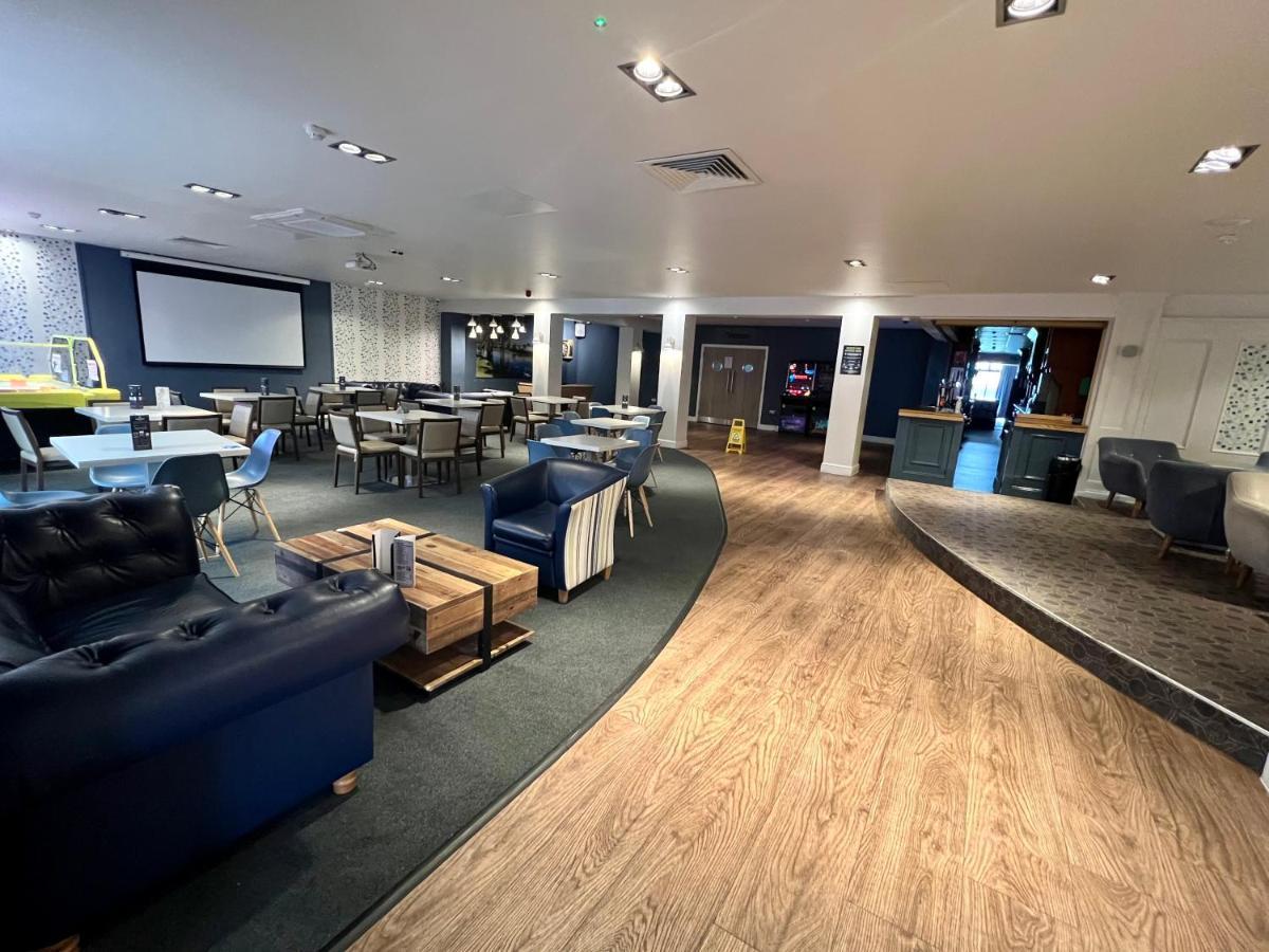 Mallard Corner, Cosy Cotswold Lakeview Lodge Саут-Керни Экстерьер фото